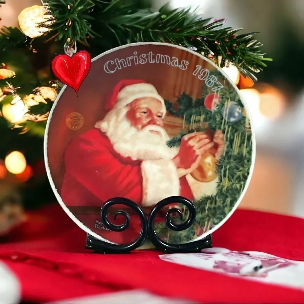 Norman Rockwell l Collector’s Plate l #2370 G l “Santa's Golden Gift” l 8” l EUC